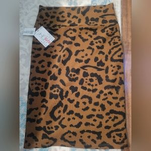 Brand new w tags Lularoe skirt , Very stretchy